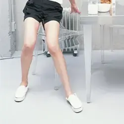 Image of knee buckling in cataplexy
